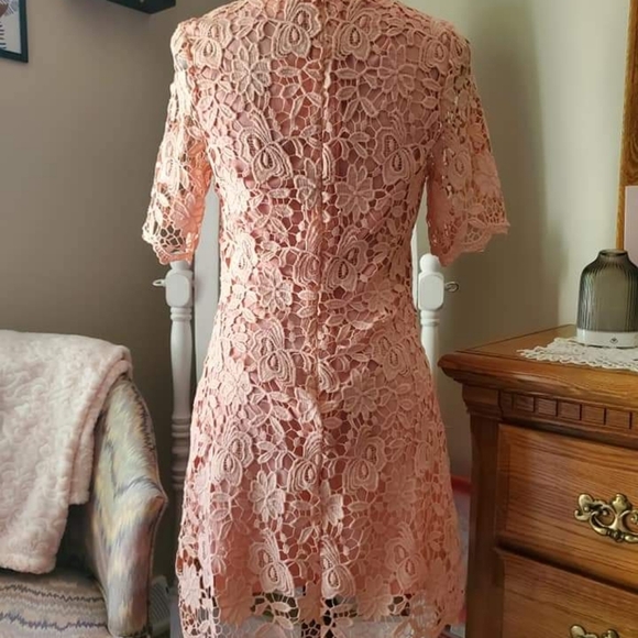 Boutique lace dress - Picture 2 of 5
